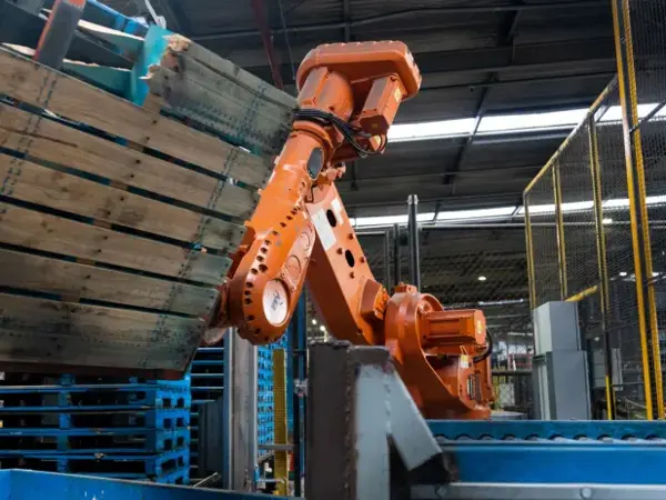 Case Study - New Robotic Pallet Destacker at CHEP
